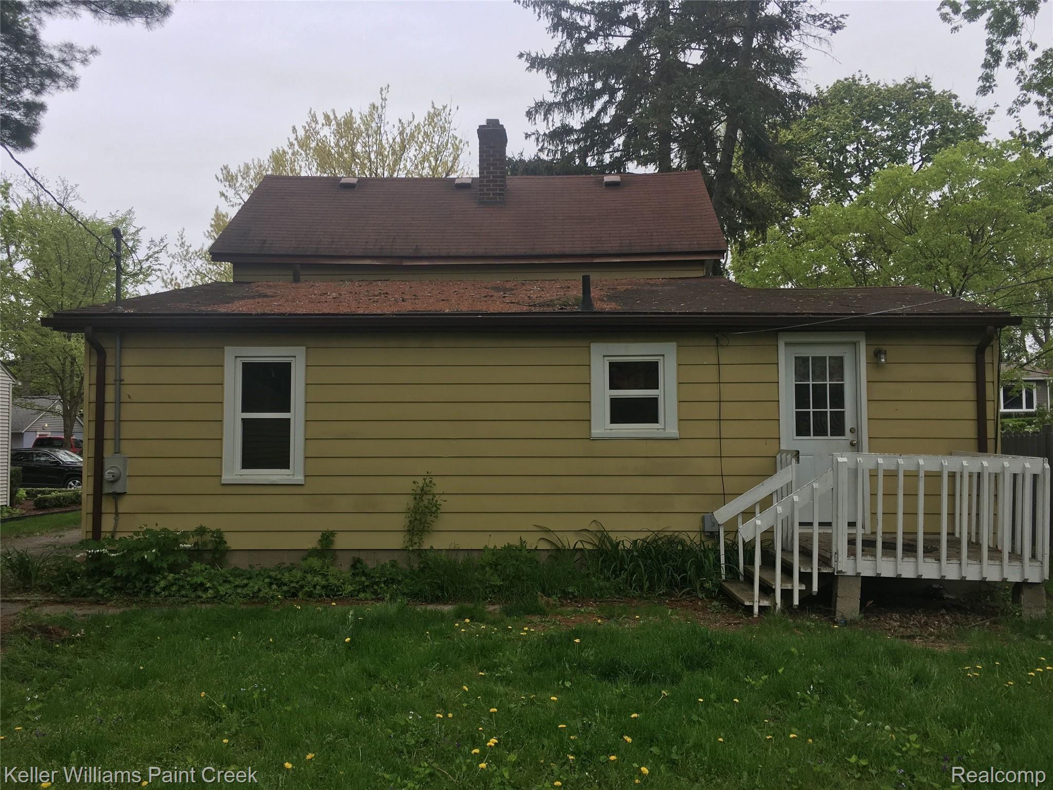 322 Terry Avenue Rochester, MI 48307 - Photo 4 of 21 back.jpeg