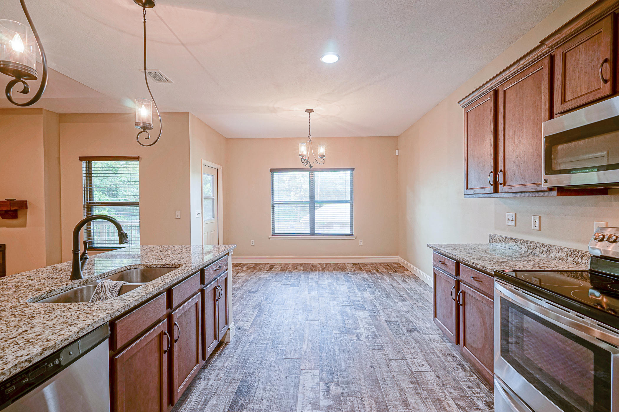 195 Ridge Drive Crestview, FL 32536 - Photo 16 of 35 195 Ridge Drive-19