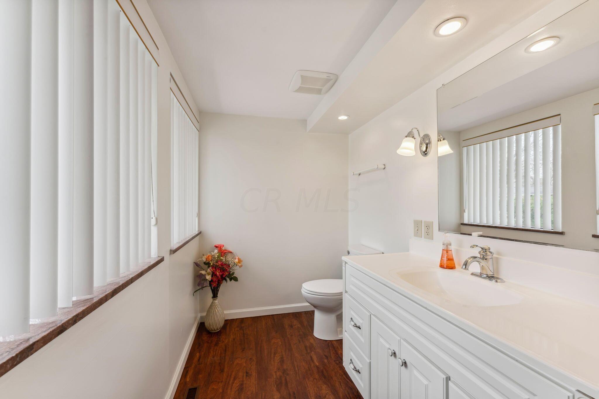 4540 Summit Ridge Road Columbus, OH 43220 - Photo 37 of 65 Half Bathroom