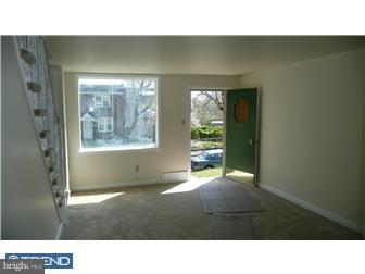 133 Golf Road Darby, PA 19023 - Photo 6 of 12 Living Room
