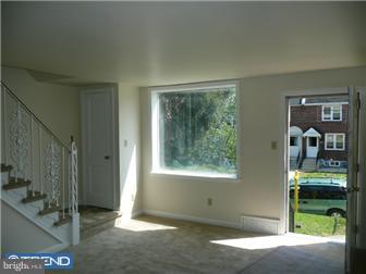 133 Golf Road Darby, PA 19023 - Photo 7 of 12 Living Room
