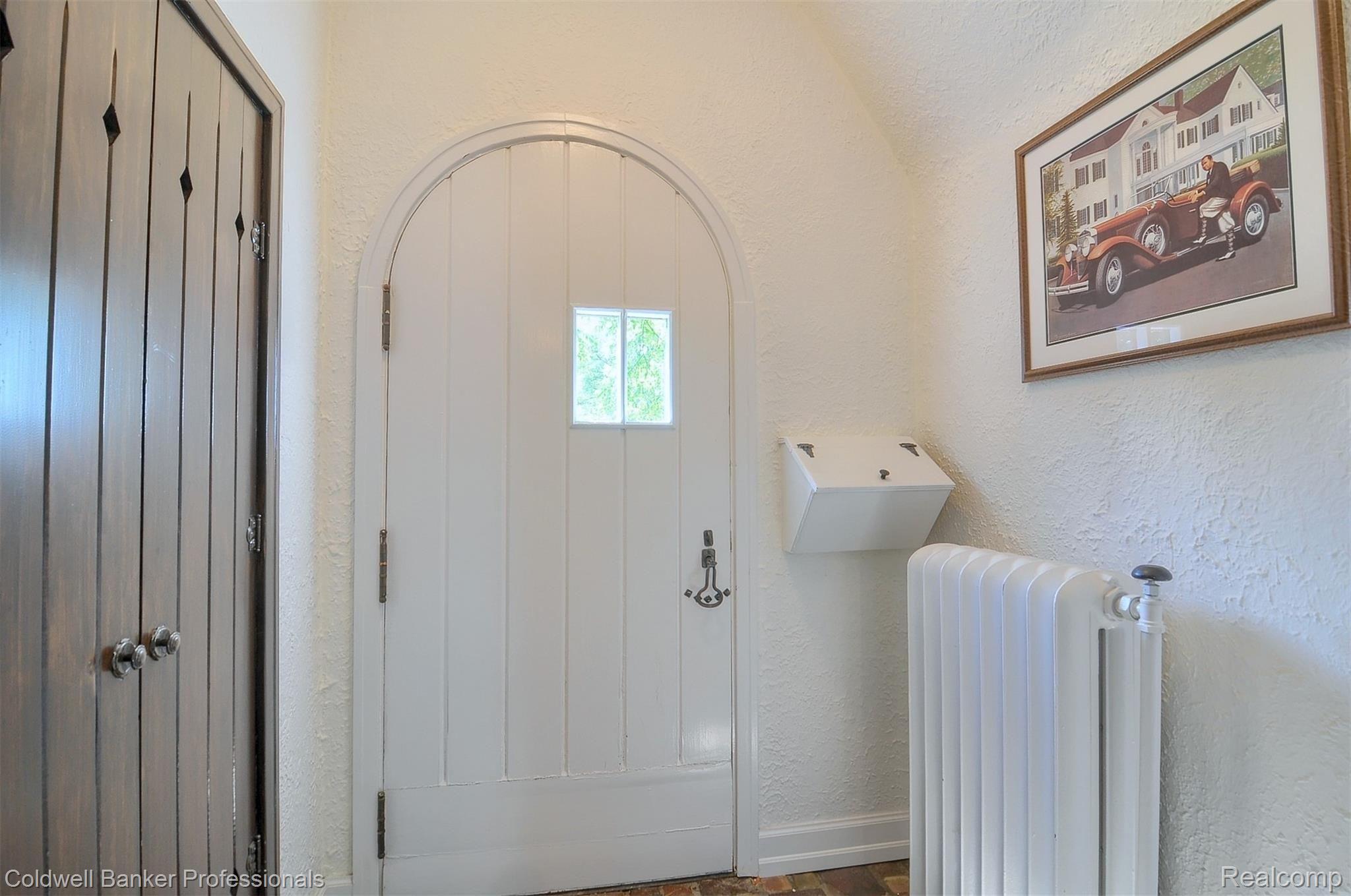 391 Cranbrook Road Bloomfield Hills, MI 48301 - Photo 3 of 35 3-Foyer.jpg