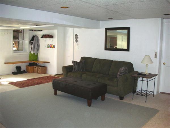77 Old Coach Road Sudbury, MA 01776 - Photo 17 of 21 Gallery Image 17
