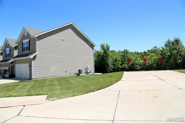 $2,300 | 172 Weatherby Landing Drive, O'Fallon, MO 63366