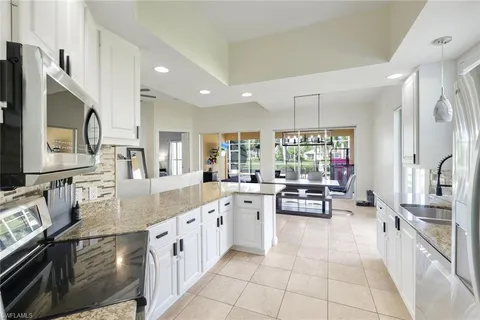 $699,000 | 28032 Eagle Ray Court, Bonita Springs, FL 34135