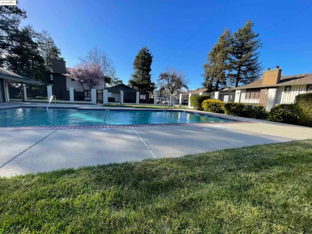 $2,311 | 2416 Shadow Lane, Unit 74, Antioch, CA 94509