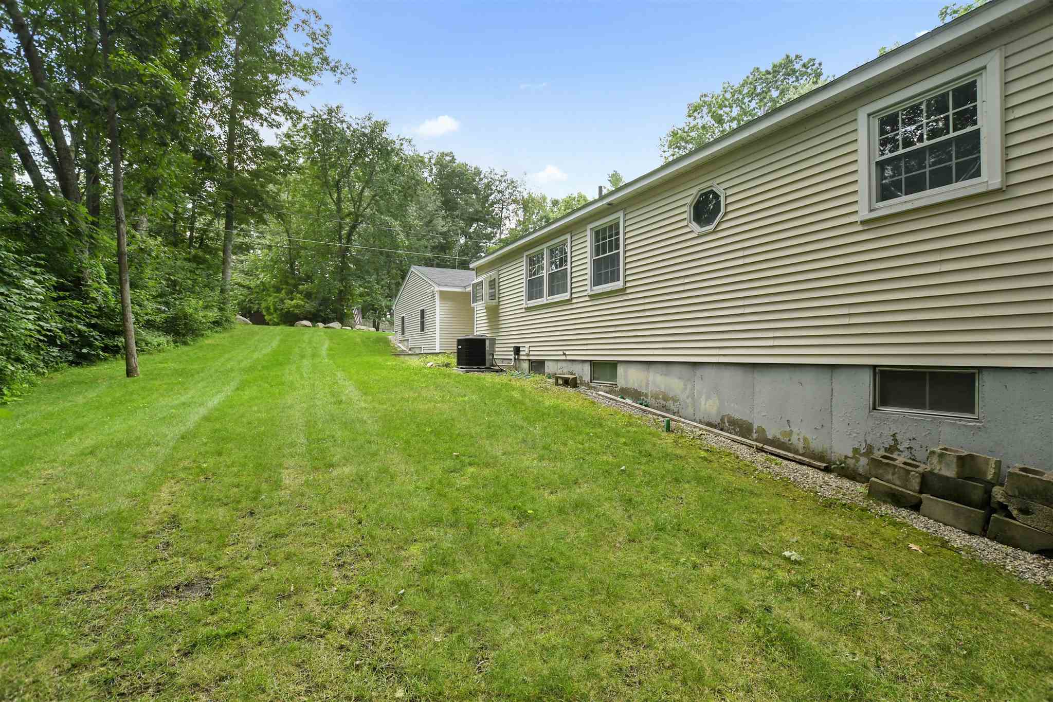 147 Wash Pond Road Hampstead, NH 03841 - Photo 5 of 22 Gallery Image 5