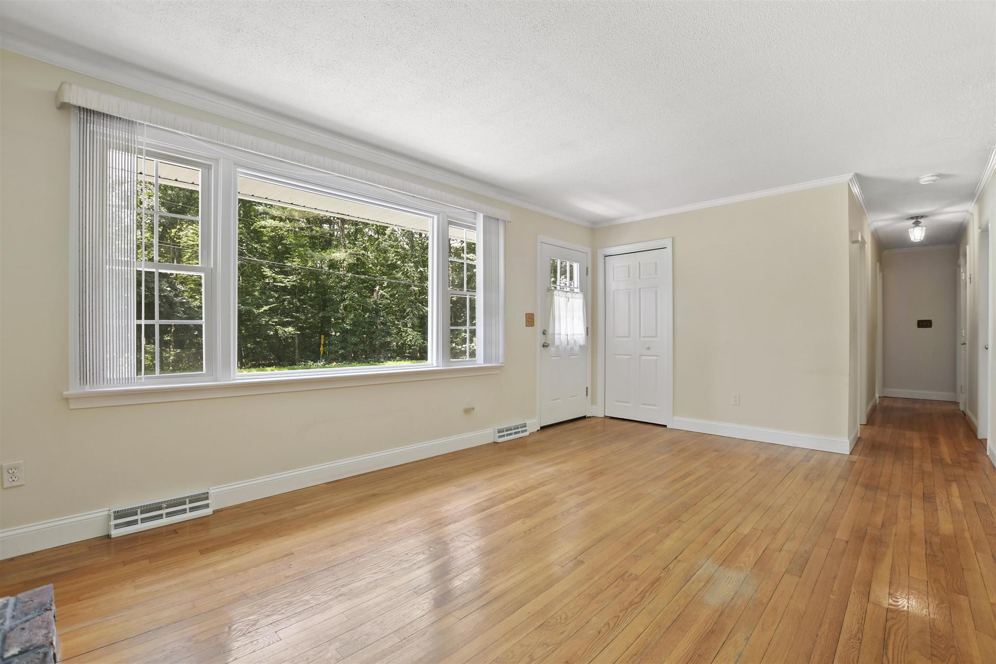 147 Wash Pond Road Hampstead, NH 03841 - Photo 7 of 22 Gallery Image 7