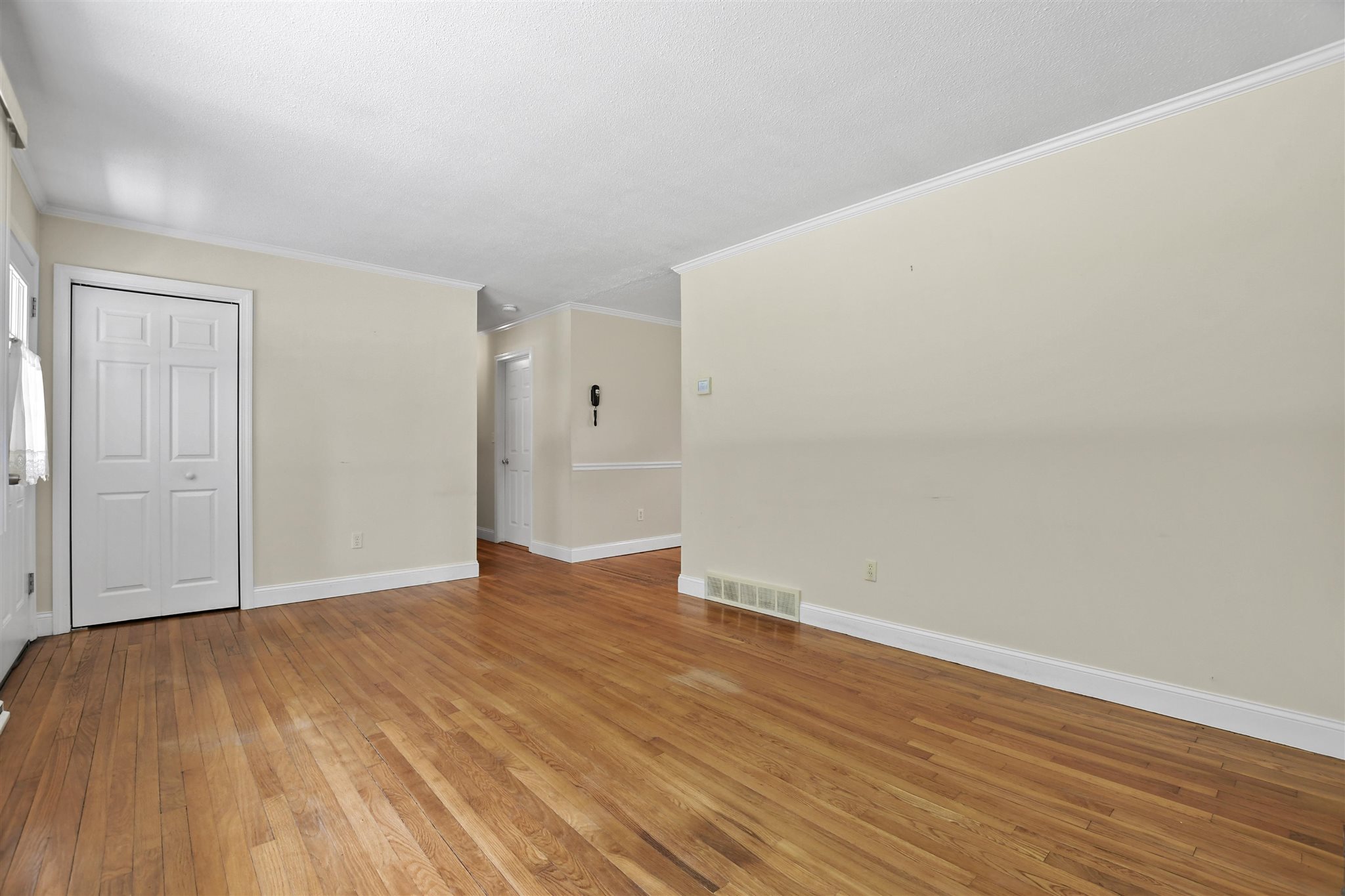 147 Wash Pond Road Hampstead, NH 03841 - Photo 8 of 22 Gallery Image 8