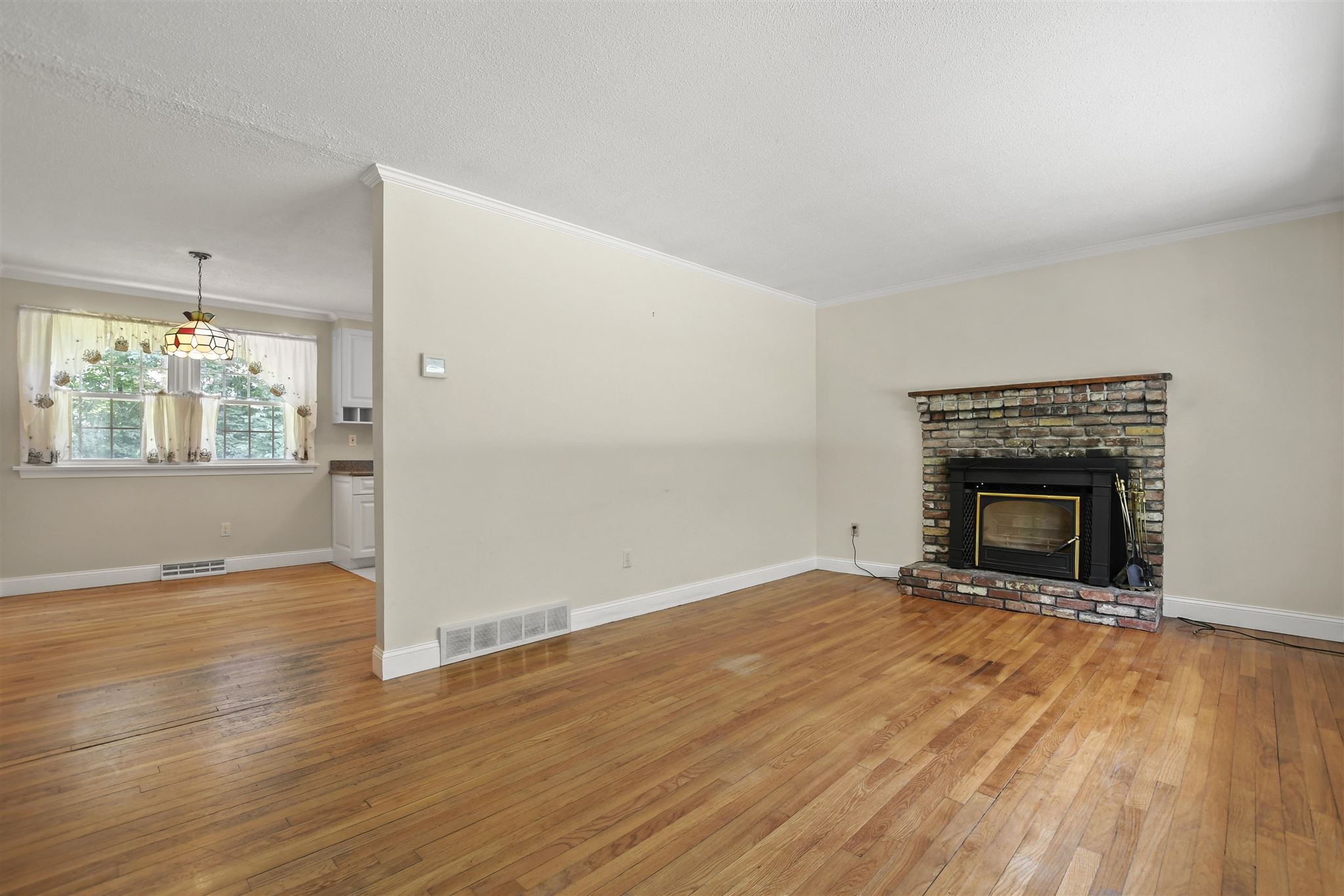 147 Wash Pond Road Hampstead, NH 03841 - Photo 9 of 22 Gallery Image 9