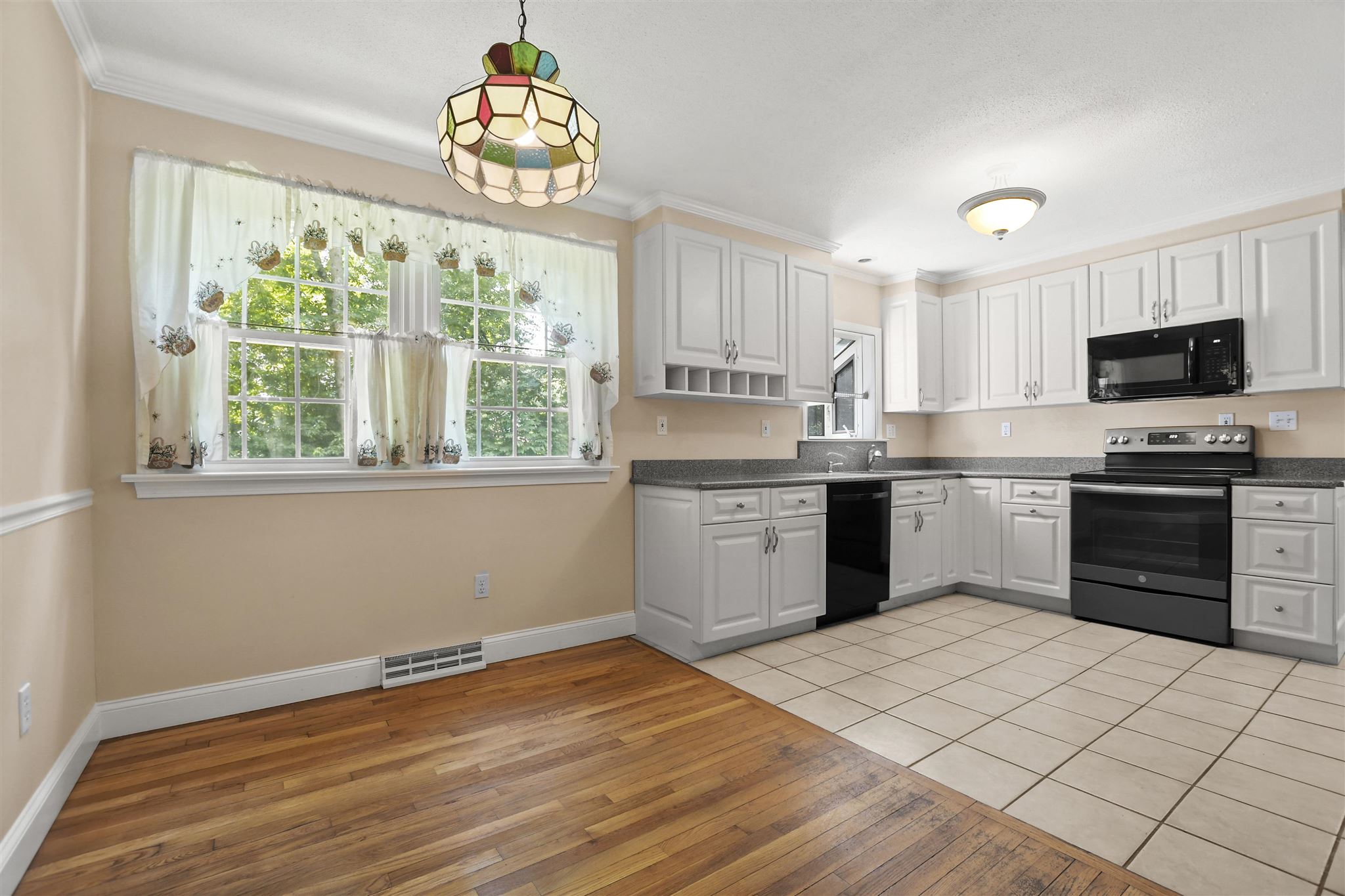 147 Wash Pond Road Hampstead, NH 03841 - Photo 10 of 22 Gallery Image 10