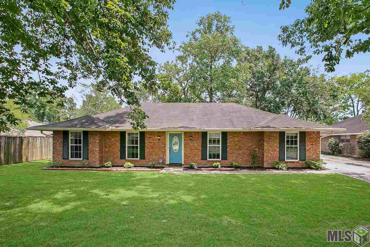 10327 Hackberry Court Baton Rouge, LA 70809 - Photo 1 of 21
