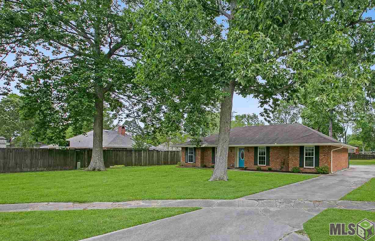 10327 Hackberry Court Baton Rouge, LA 70809 - Photo 2 of 21