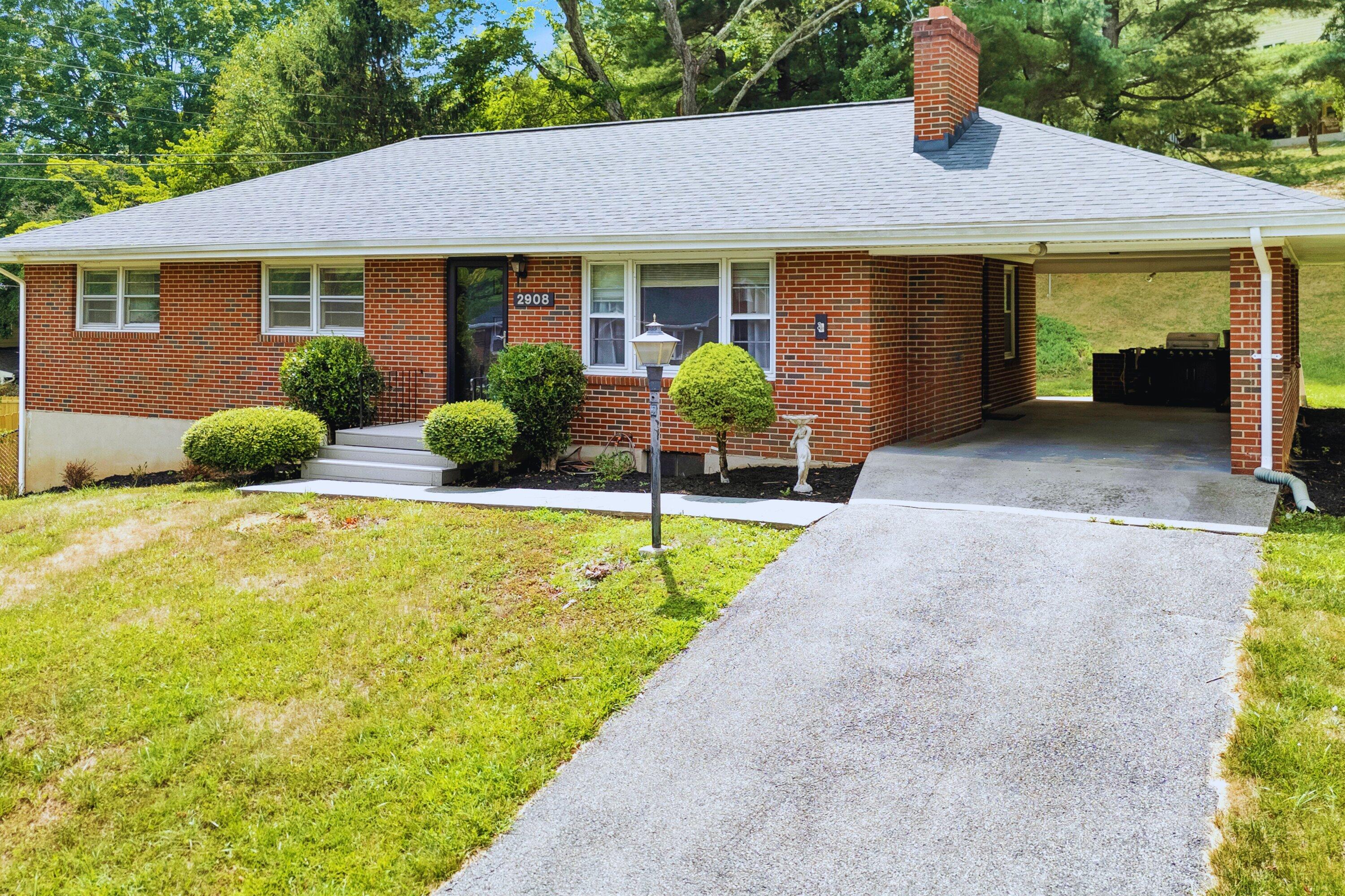 2908 Lofton Road Roanoke, VA 24018 - Photo 24 of 28 24-85ab08e8-ec20-4bb0-a631-fd978a1c1422