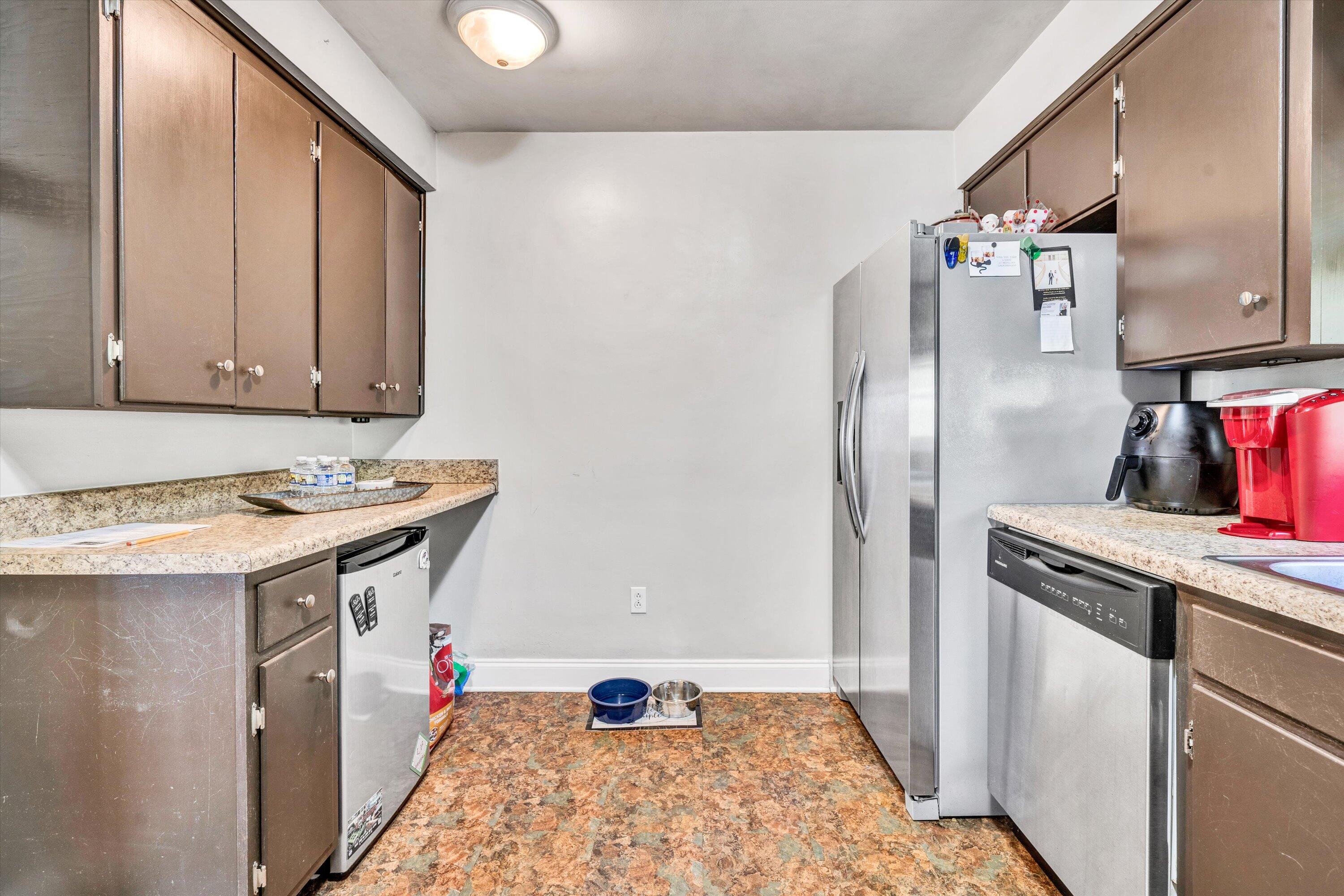 2908 Lofton Road Roanoke, VA 24018 - Photo 8 of 28 08-DSC00151