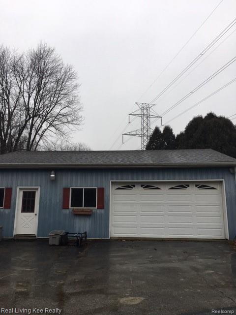 3390 Lake George Road Oakland, MI 48363 - Photo 21 of 25 IMG_2265.JPG