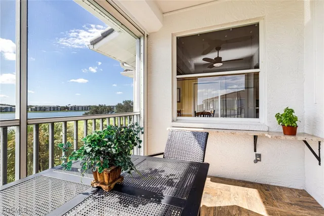 $305,000 | 8086 Queen Palm Lane, Unit 341, Fort Myers, FL 33966