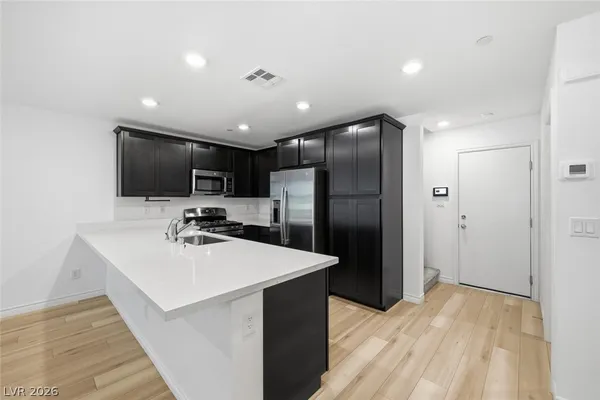 $1,950 | 10720 Norfolk View Court, Las Vegas, NV 89166