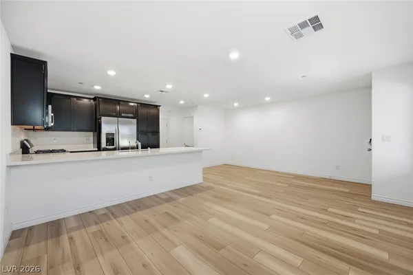 $1,950 | 10720 Norfolk View Court, Las Vegas, NV 89166