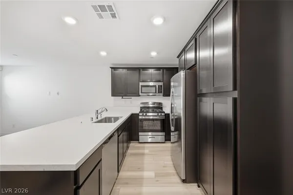 $1,950 | 10720 Norfolk View Court, Las Vegas, NV 89166