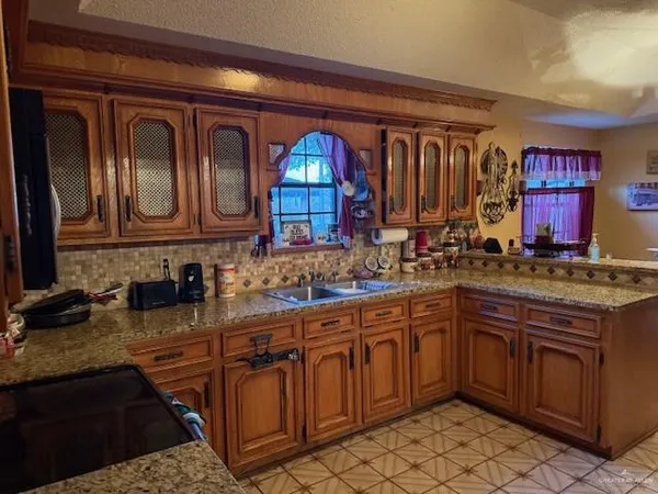 $315,000 | 21 East Rios Cove Street, Roma, TX 78584