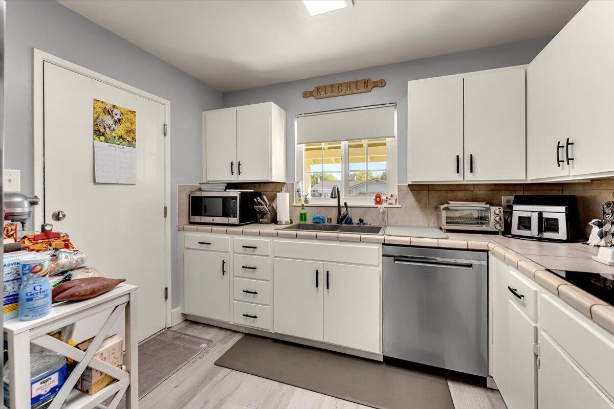 2034 Westwood Avenue Redding, CA 96001 - Photo 16 of 55 16-2034 Westwood Ave - I-6