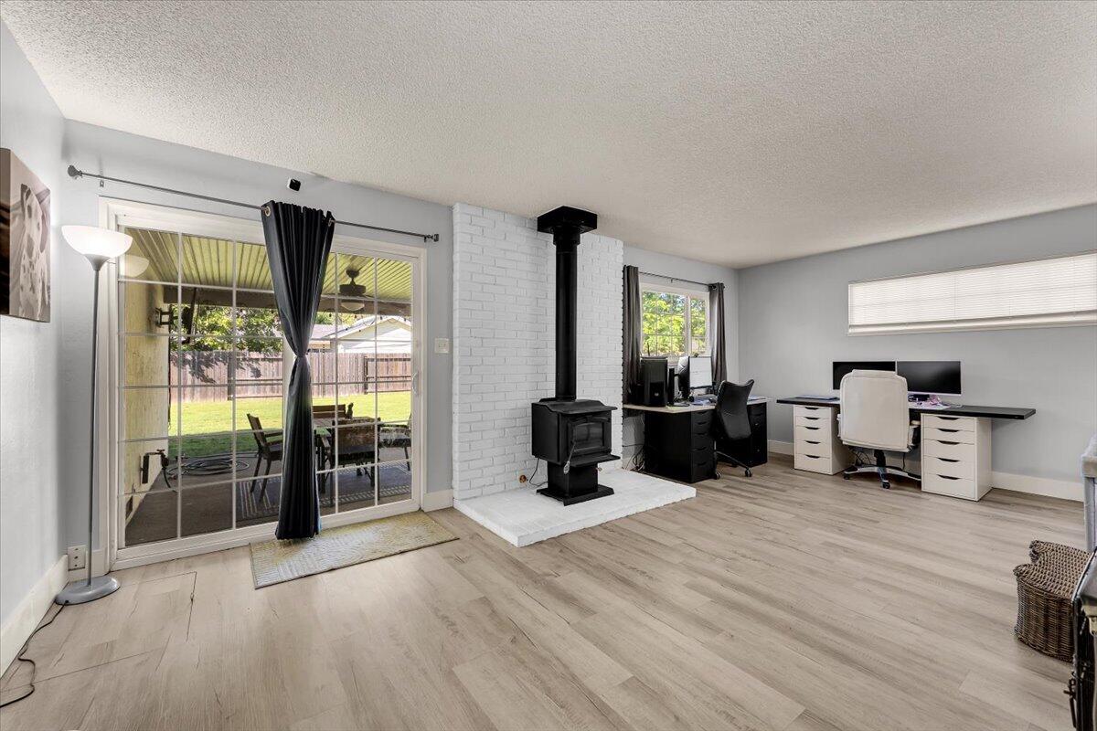 2034 Westwood Avenue Redding, CA 96001 - Photo 20 of 55 20-2034 Westwood Ave - I-14