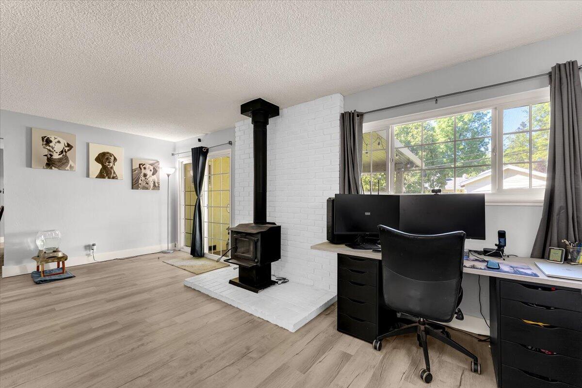 2034 Westwood Avenue Redding, CA 96001 - Photo 23 of 55 23-2034 Westwood Ave - I-17