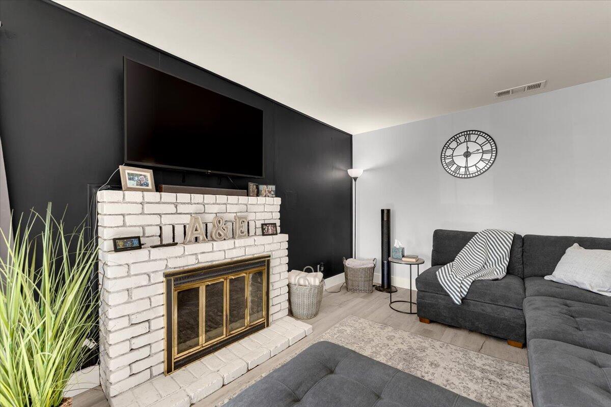 2034 Westwood Avenue Redding, CA 96001 - Photo 9 of 55 09-2034 Westwood Ave - I-13