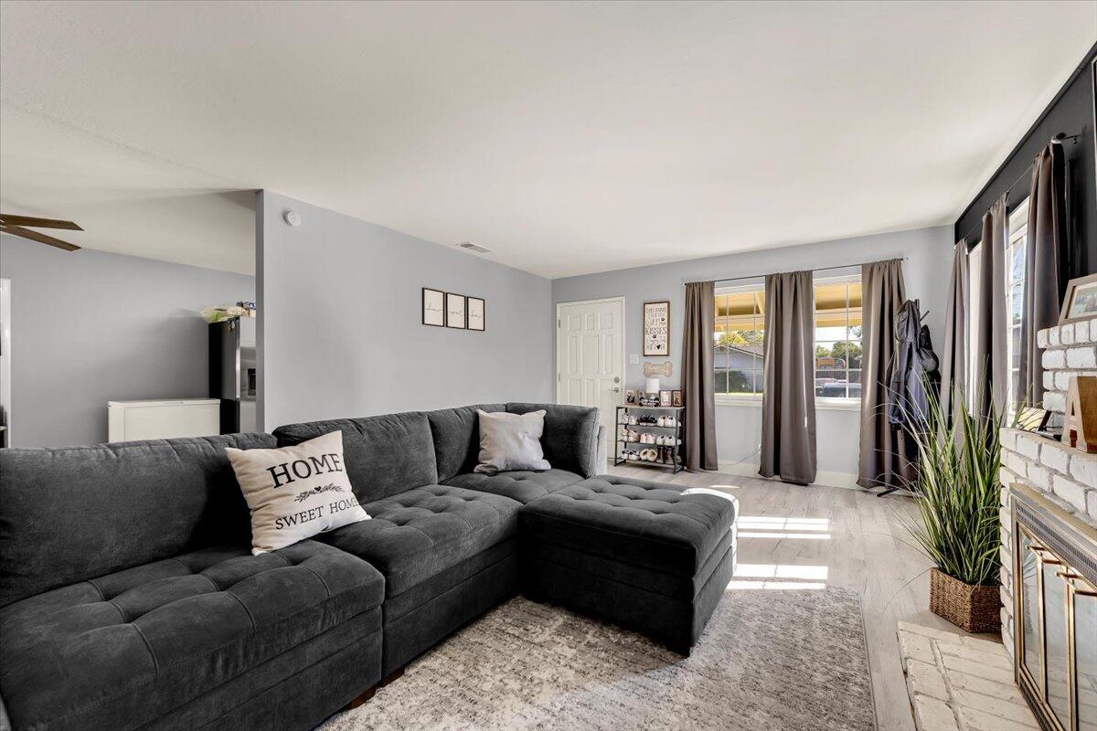 2034 Westwood Avenue Redding, CA 96001 - Photo 10 of 55 10-2034 Westwood Ave - I-4