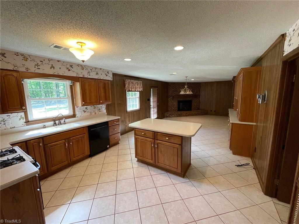 7235 Ledbetter Road Climax, NC 27233 - Photo 6 of 28
