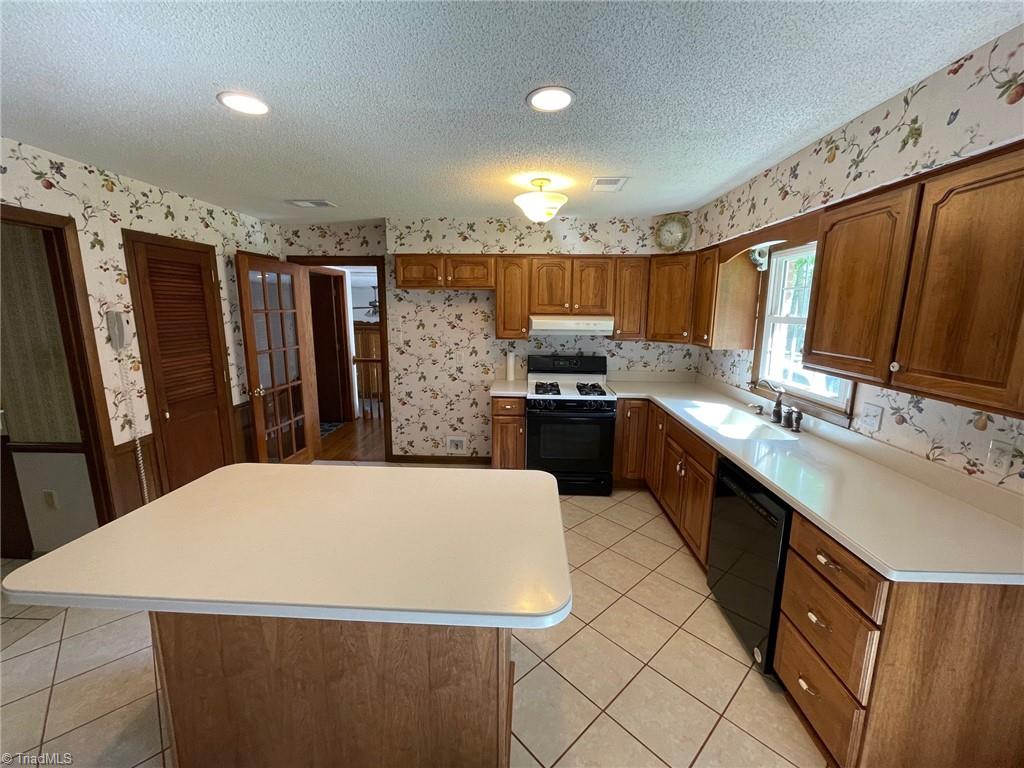 7235 Ledbetter Road Climax, NC 27233 - Photo 8 of 28