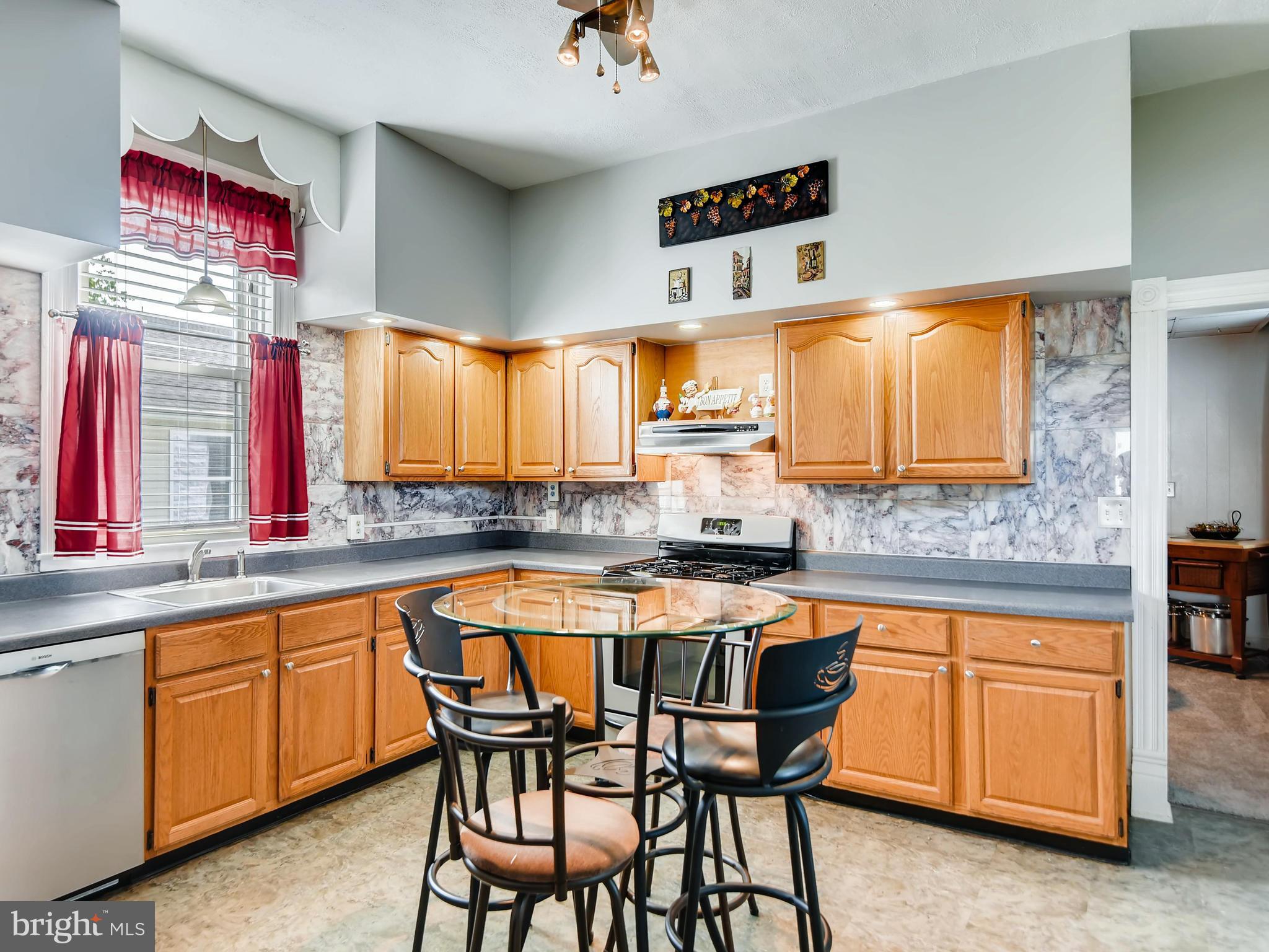 7524 Marks Avenue Nottingham, MD 21236 - Photo 12 of 27 KITCHEN
