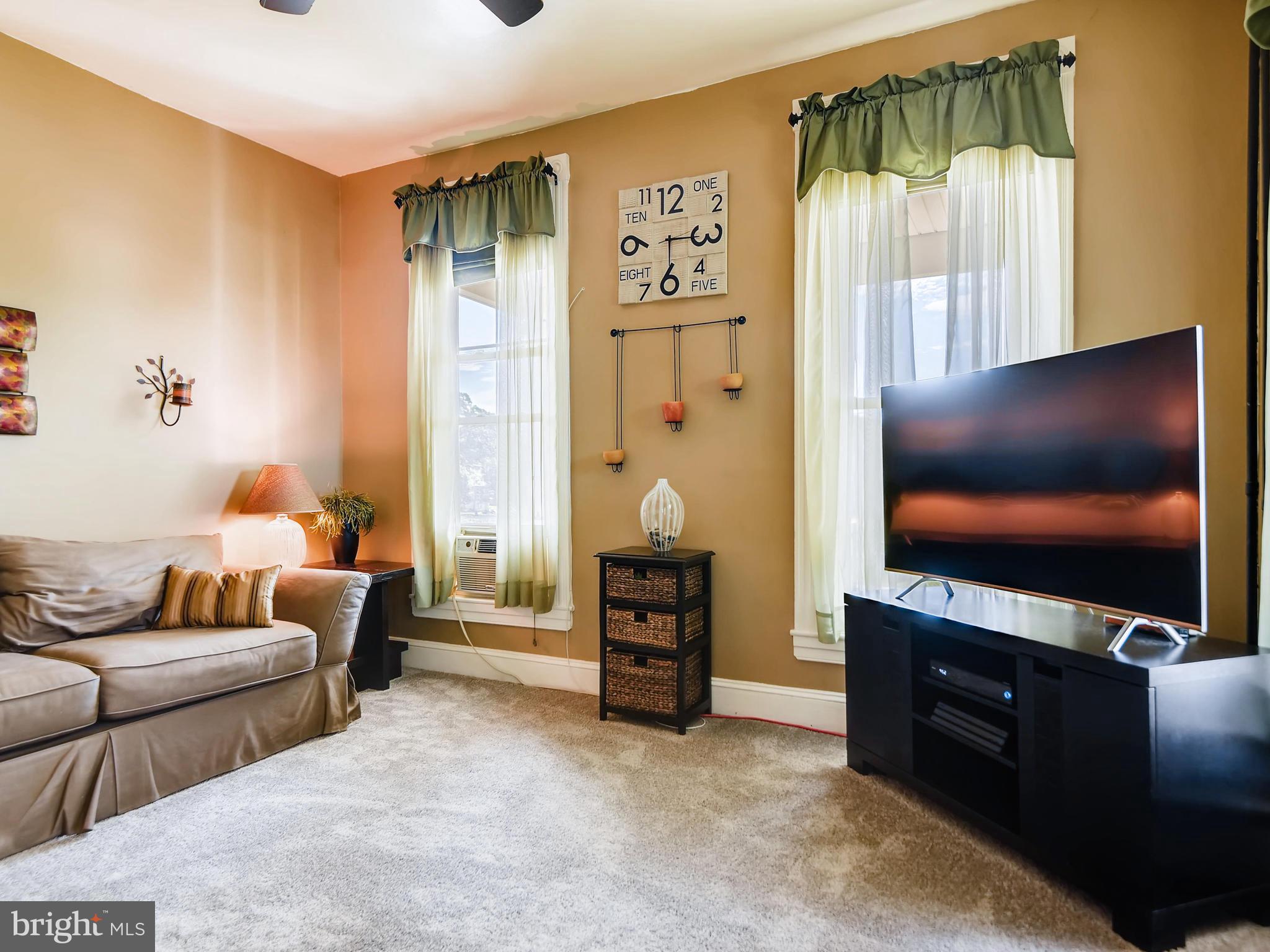 7524 Marks Avenue Nottingham, MD 21236 - Photo 7 of 27 LIVING ROOM