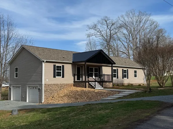 $649,900 | 200 Surber Drive, Moneta, VA 24121