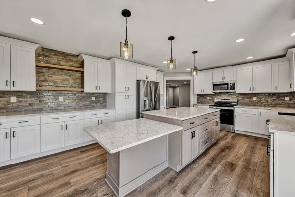 $649,900 | 200 Surber Drive, Moneta, VA 24121