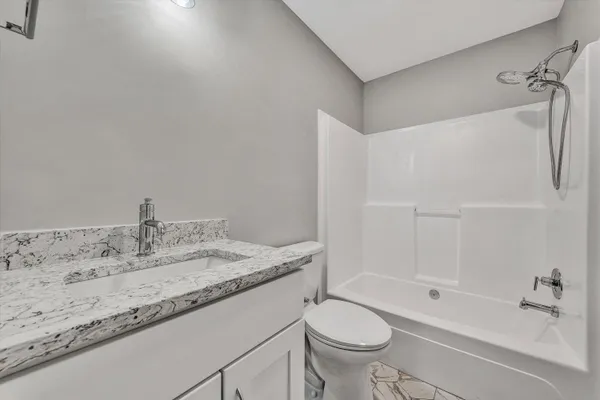 $649,900 | 200 Surber Drive, Moneta, VA 24121