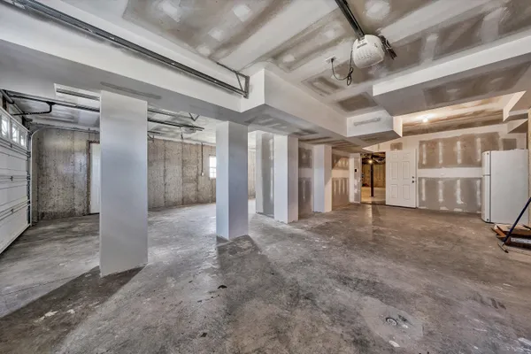 $649,900 | 200 Surber Drive, Moneta, VA 24121