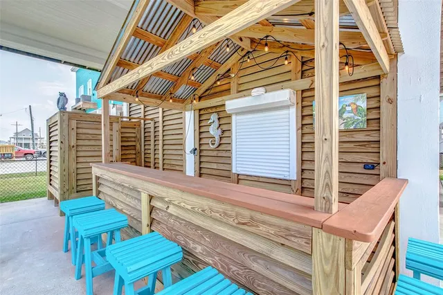 $699,000 | 2774 Gulfview Drive, Port Bolivar, TX 77650