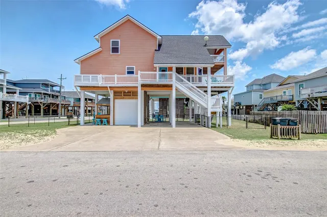 $699,000 | 2774 Gulfview Drive, Port Bolivar, TX 77650
