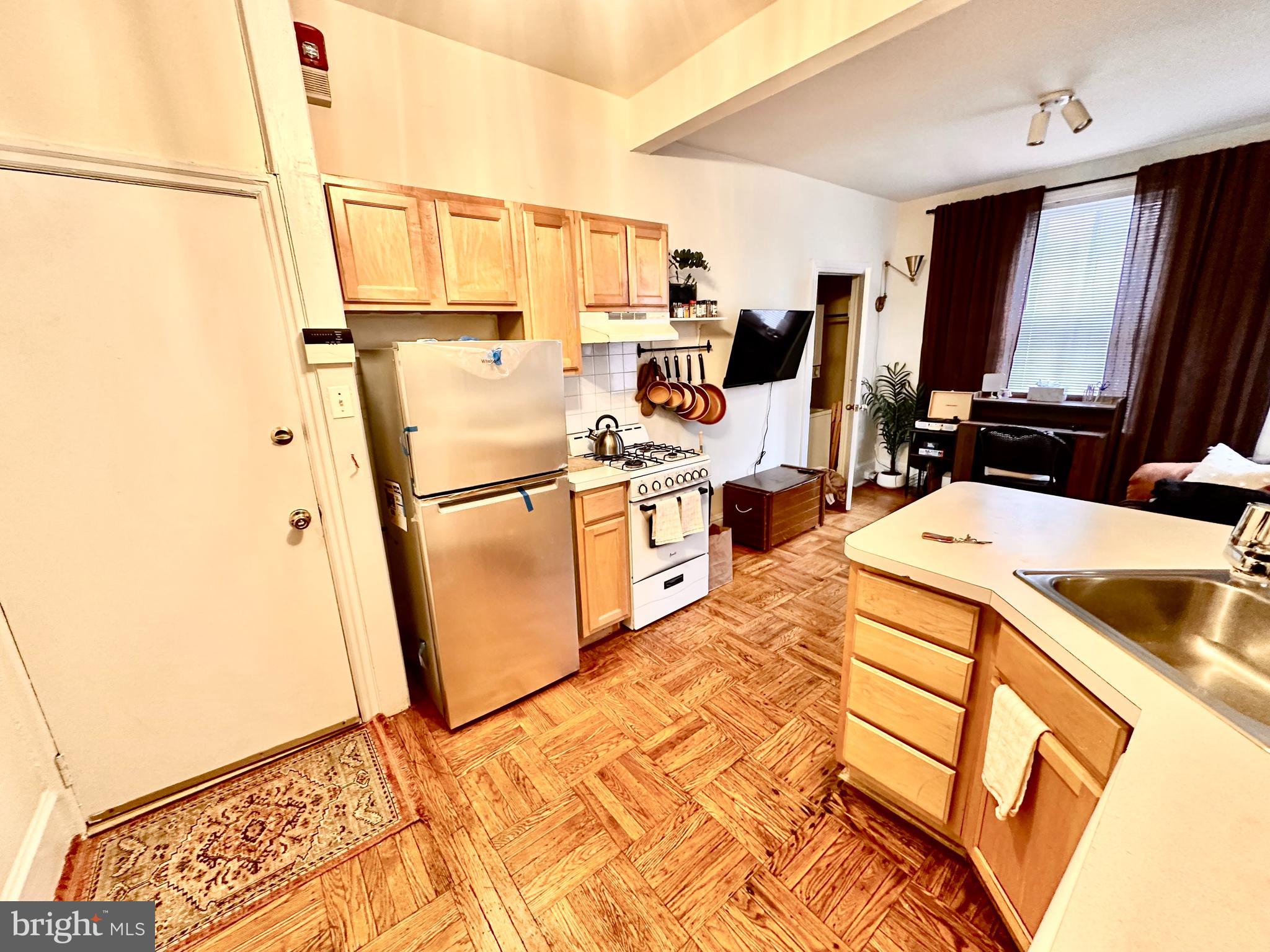 4253 Ridge Avenue, Unit 2R Philadelphia, PA 19129 - Photo 4 of 10