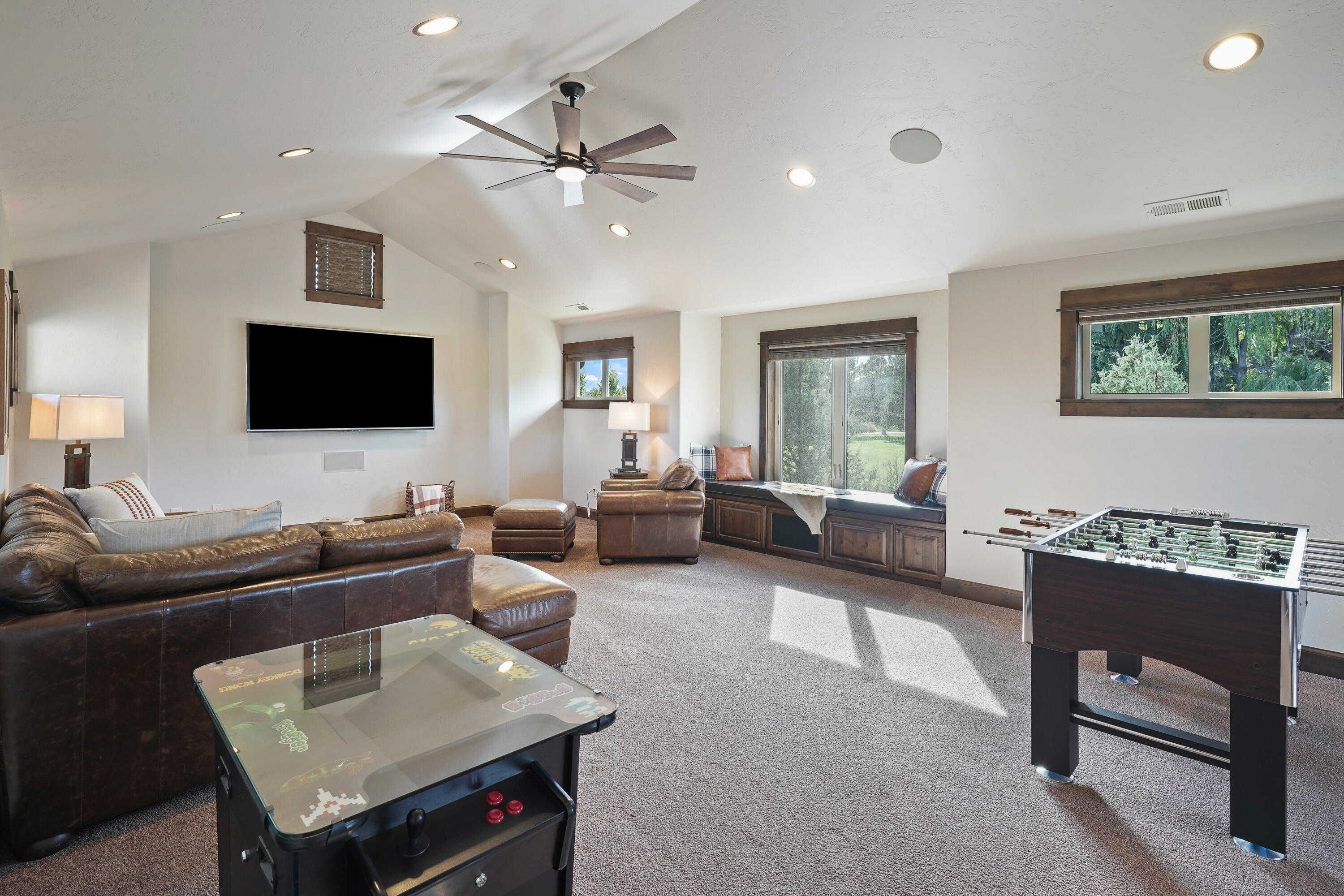 21230 Yeoman Road Bend, OR 97701 - Photo 38 of 57 DSC04256