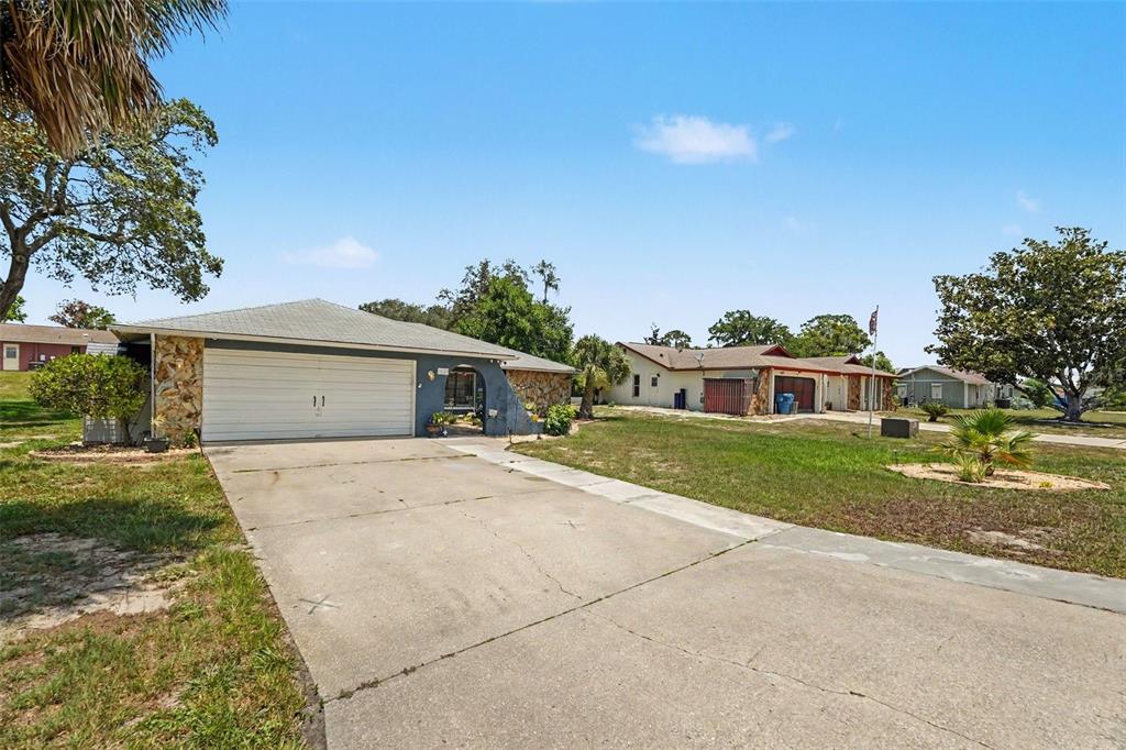 9027 Bonnet Way Weeki Wachee, FL 34613 - Photo 24 of 26