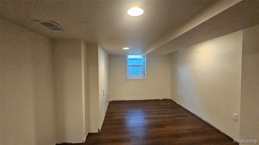 211 Starr Avenue Pontiac, MI 48341 - Photo 28 of 33