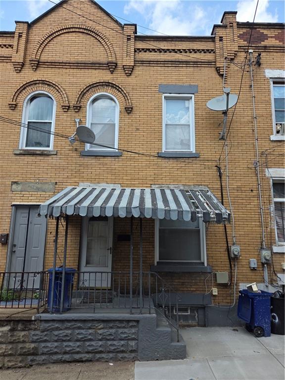 4 Edith Place Pittsburgh, PA 15213 - Photo 1 of 16 Gallery Image 1