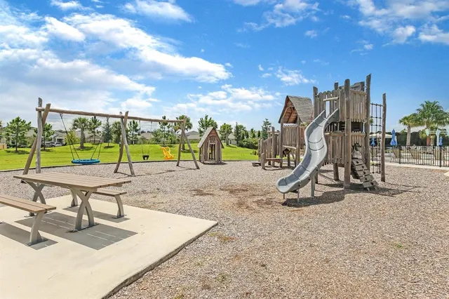 $2,700 | 11607 Blue Woods Drive, Riverview, FL 33569