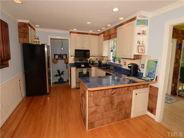 2912 Old Orchard Road Raleigh, NC 27607 - Photo 6 of 25 Photo 6