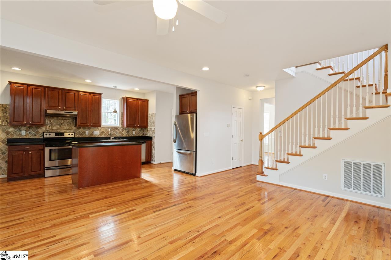 106 Ebaugh Avenue Greenville, SC 29607 - Photo 9 of 25 Gallery Image 9