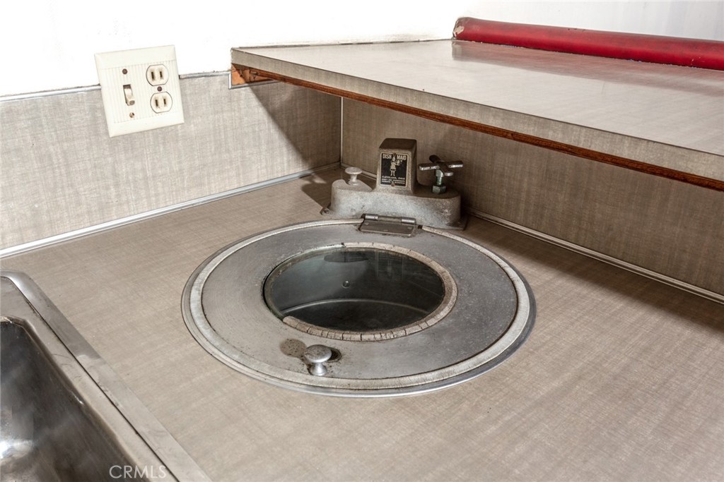 5211 Ocean View Boulevard La Canada Flintridge, CA 91011 - Photo 33 of 45 a utility room with a sink