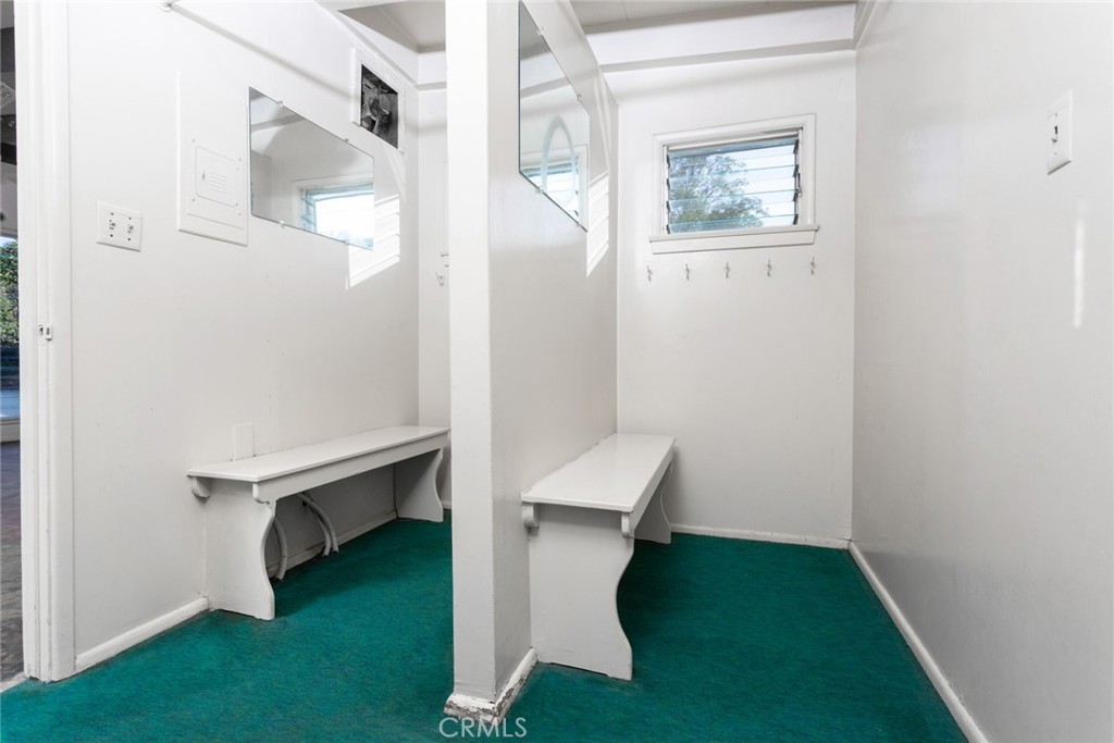 5211 Ocean View Boulevard La Canada Flintridge, CA 91011 - Photo 34 of 45 a house that has a bed in it